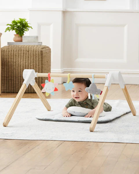 SKIP HOP SILVER LINING CLOUD WOODEN ACTIVITY GYM