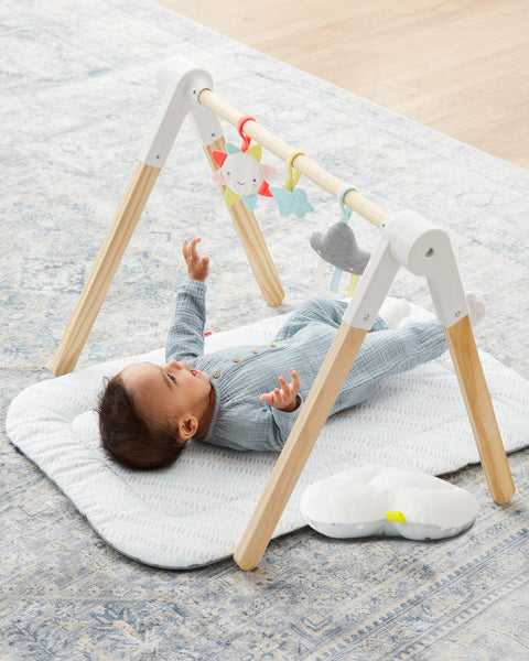 SKIP HOP SILVER LINING CLOUD WOODEN ACTIVITY GYM