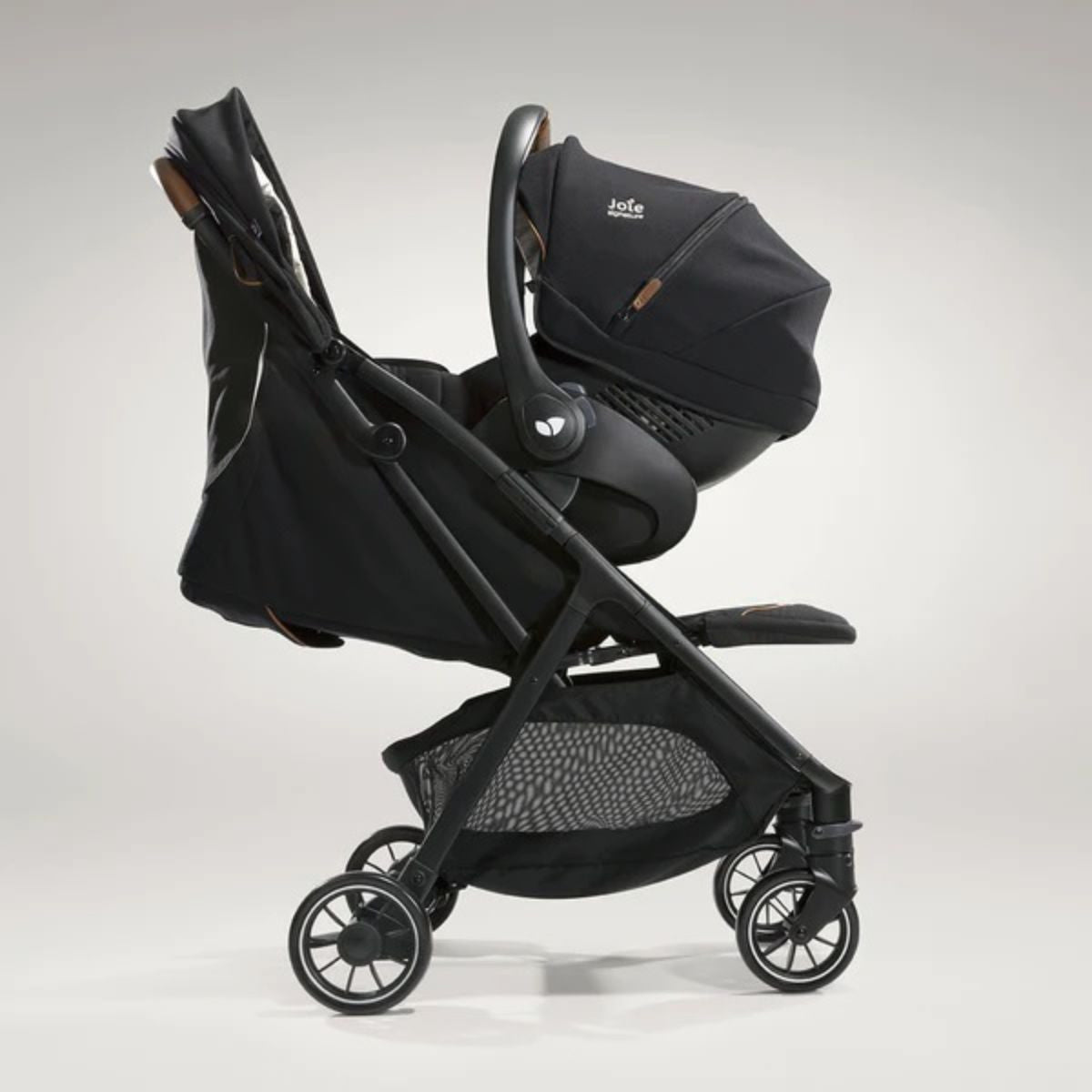 Joie Parcel Signature Stroller (come with adapter, rain cover and travel bag)